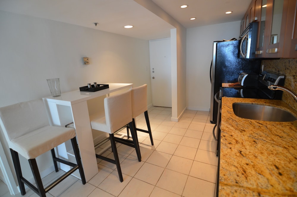 Riviera Luxury Living at the Decoplage