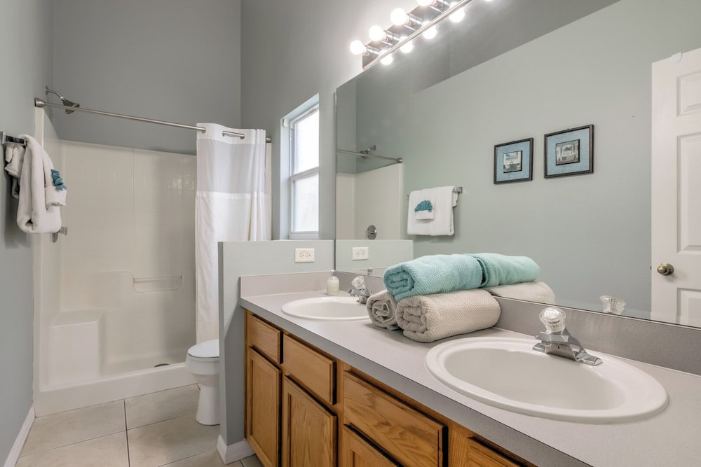 Amanda's Cozy Clear Creek Vacation Home