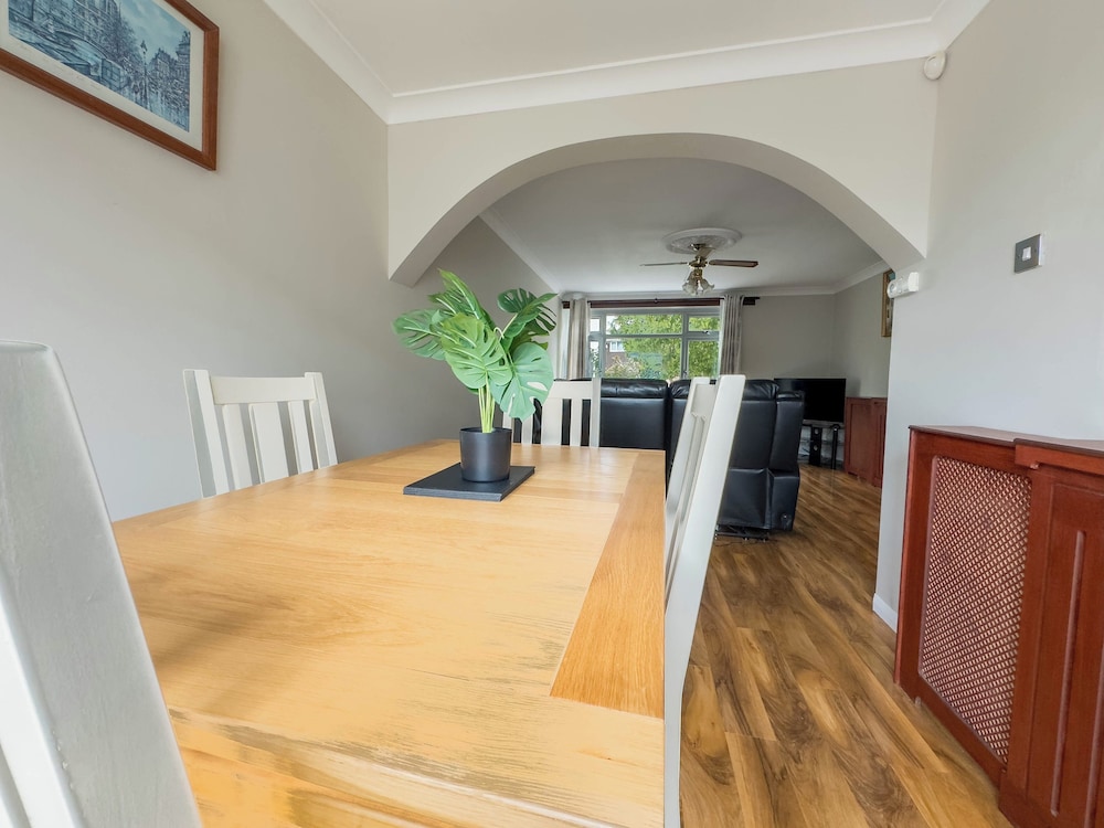 Falstones Cozy Retreat in Basildon