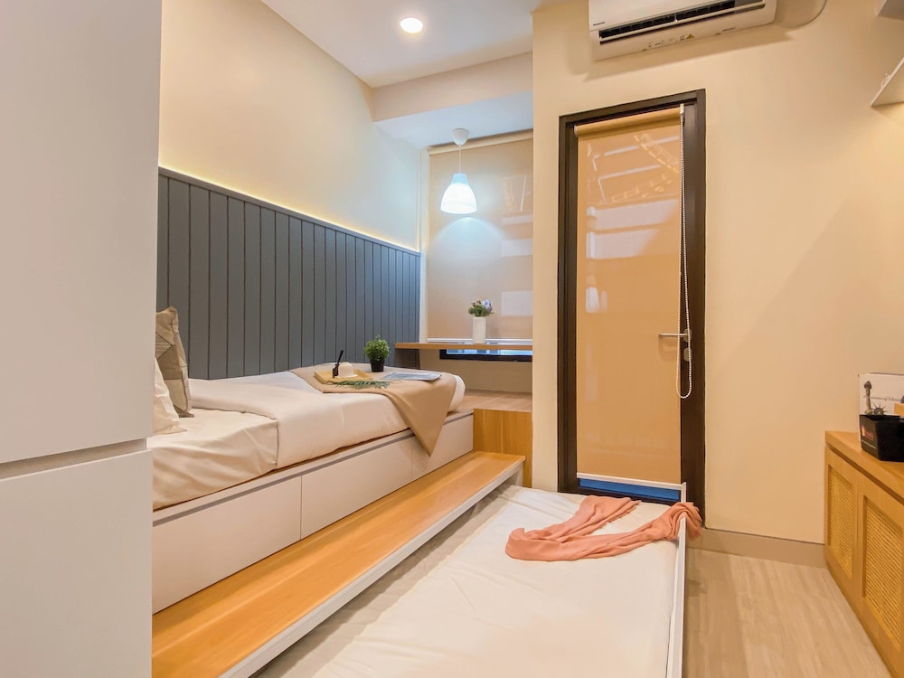 Chic And Cozy Studio At Apartment Transpark Cibubur