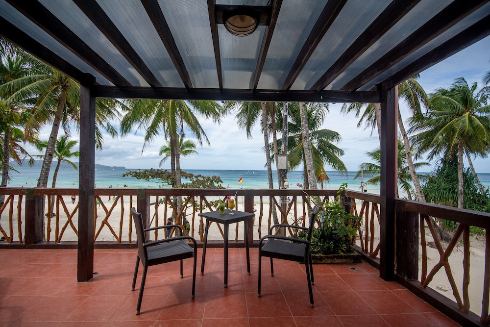 Red Coconut Beach Hotel