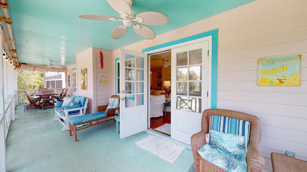 Thirst N' Howl by Tybee Vacation Rentals