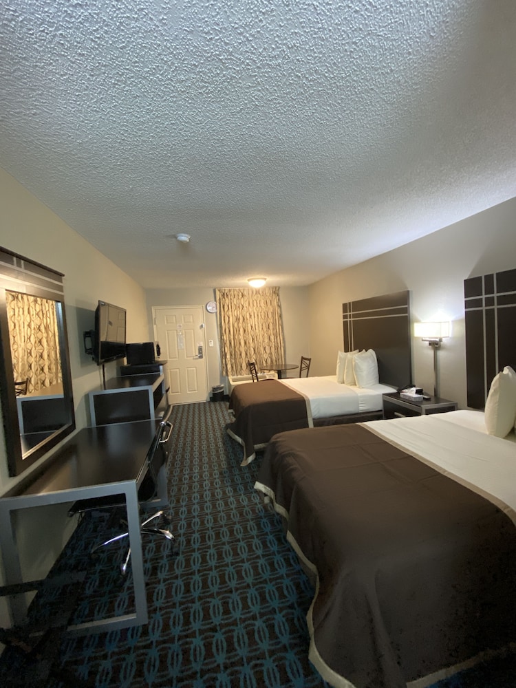 Deluxe Inn Fayetteville - I-95 Exit 49