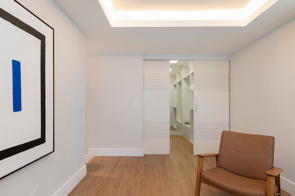 Copacabana – Av. Atlântica | 4 quartos, Vista Mar, 1 min praia de Copacabana - por Casapē Rio