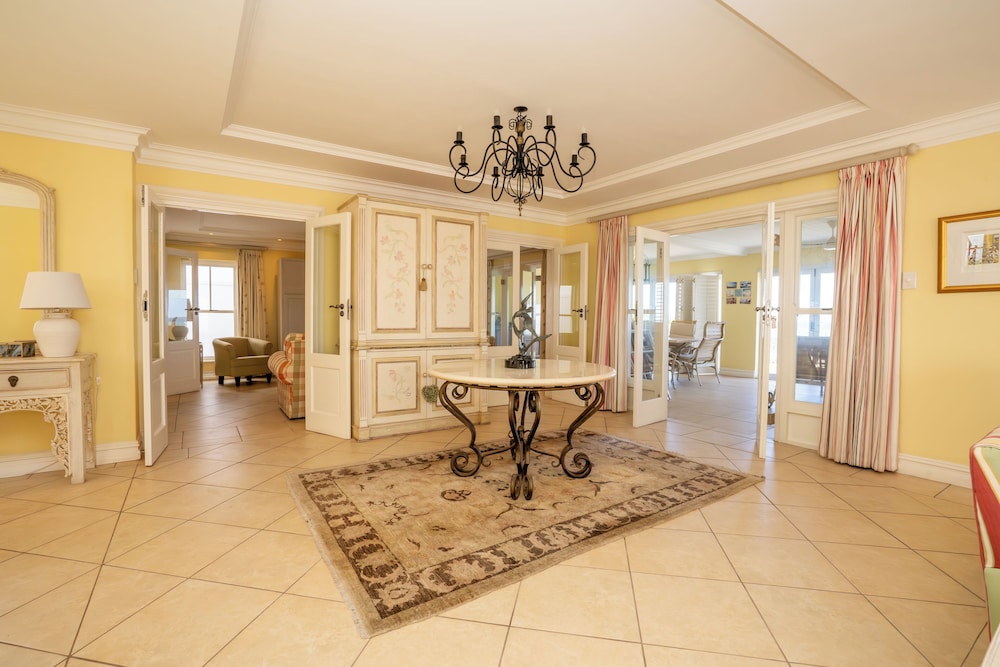 Charming Langebaan Holiday Home With Panoramic Views