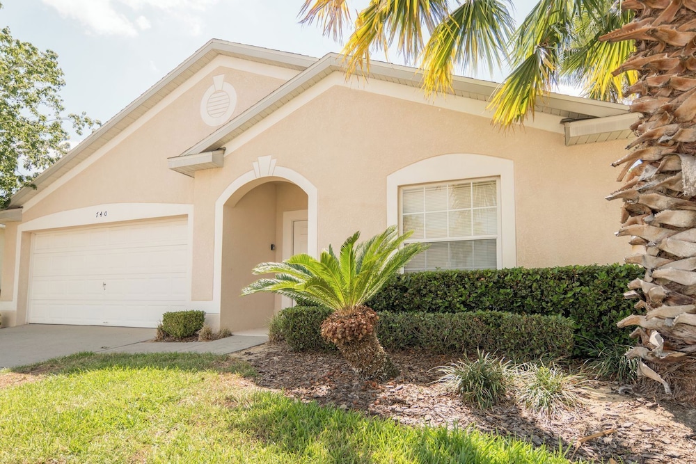HL740BD 4 Bedroom Villa in Hampton Lakes 4 Home