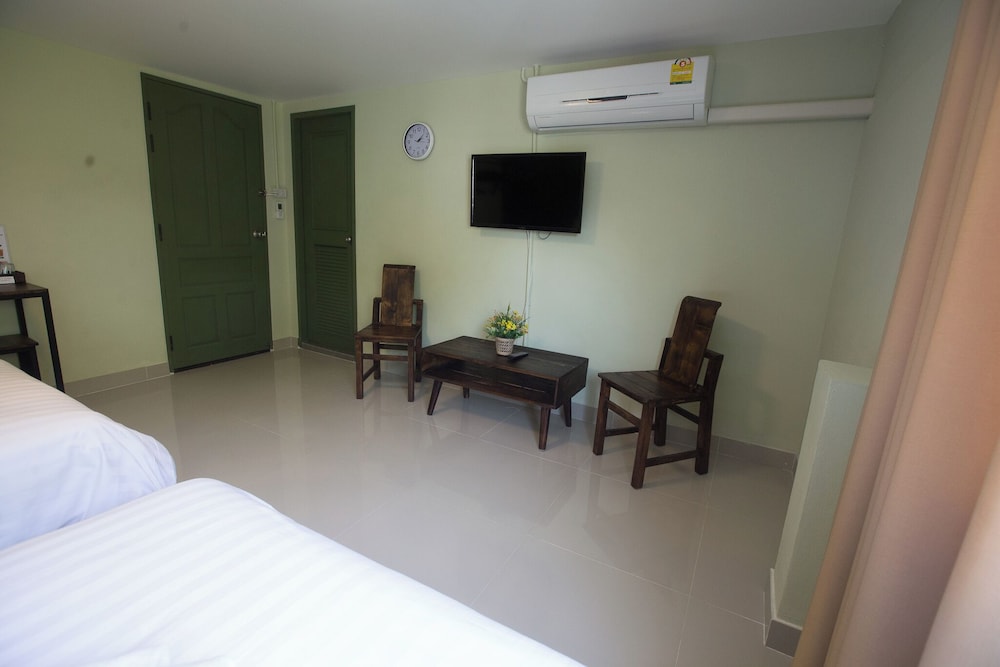 iRoom Boutique House