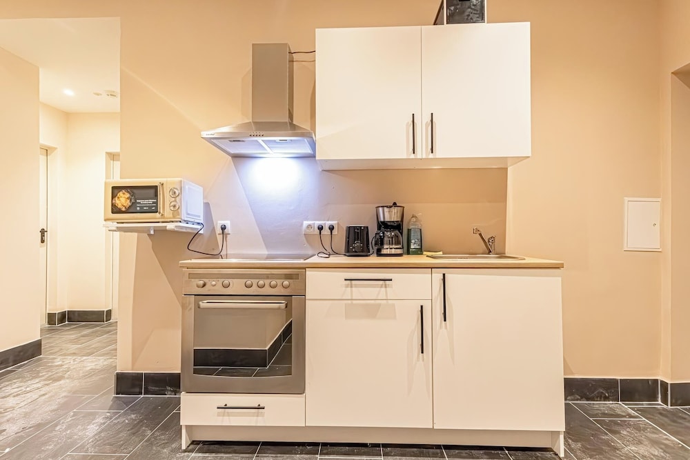 4BR Apartment for Groups Near Stadthalle