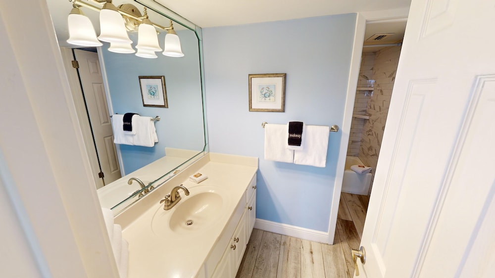 Beach House 401b 2 Bedroom Condo
