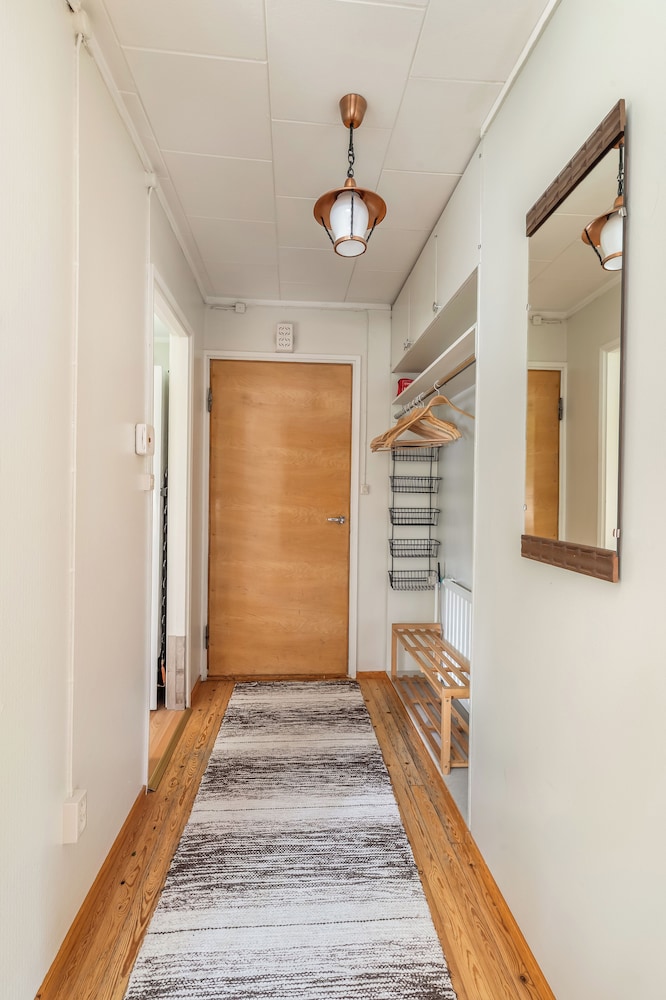Spacious 3BR House - River View & Sauna