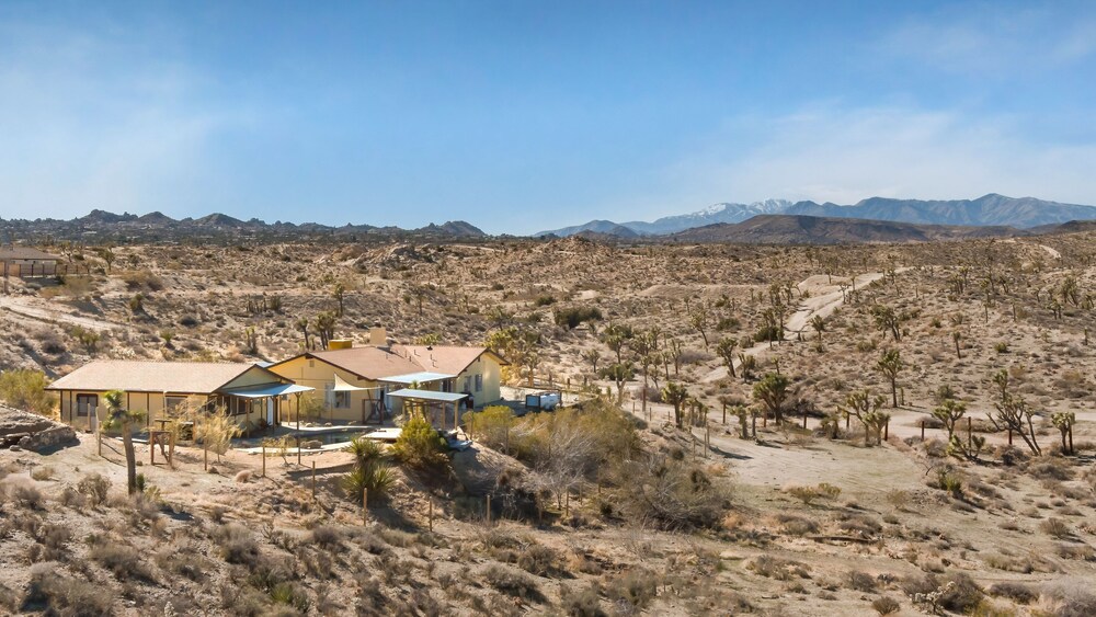 Warren Vista Ranch - Heated Pool, Hot Tub! 2 Bedroom Home by RedAwning view 5