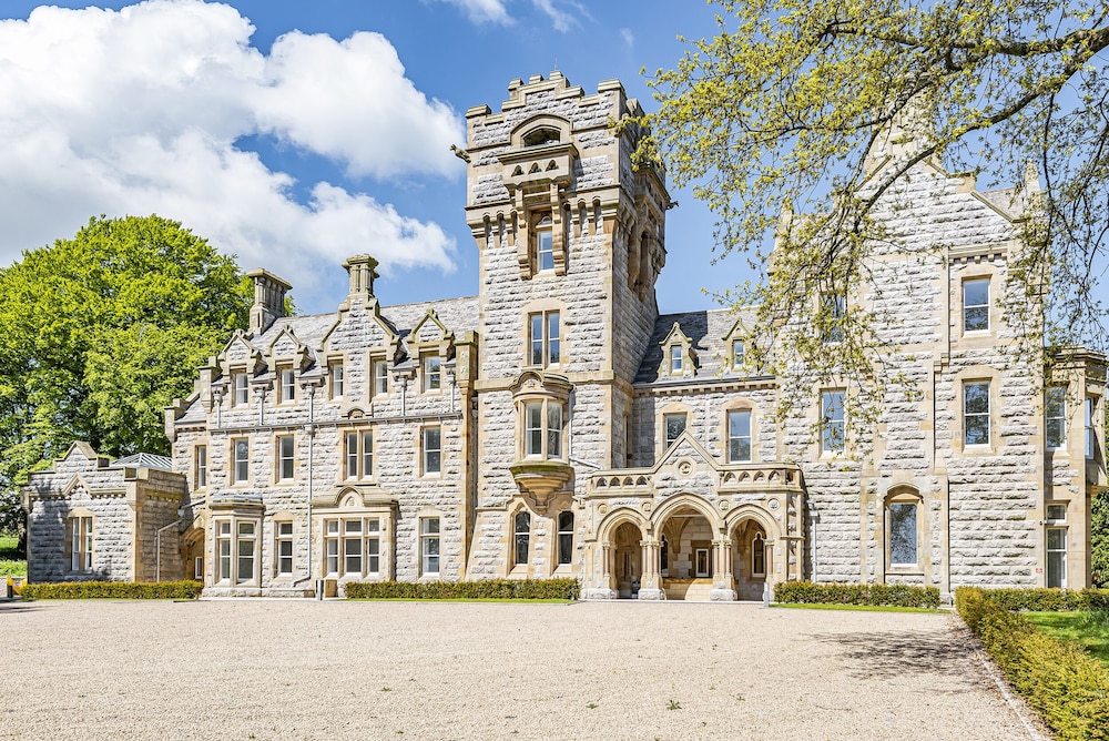 The Elizabeth Suite Stone Cross Mansion