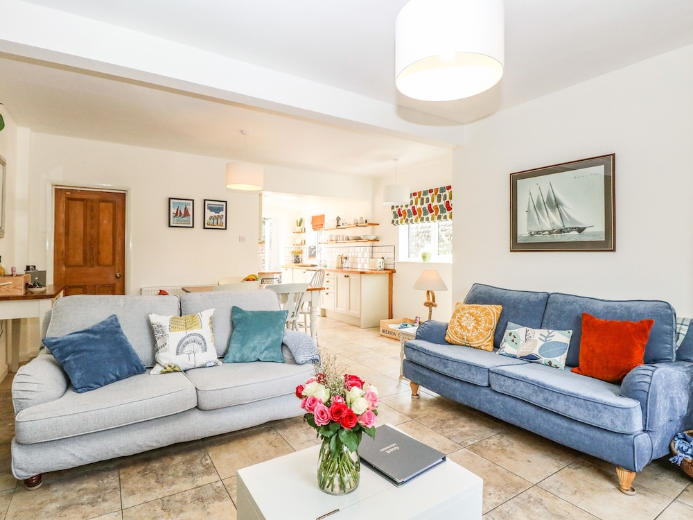 8 Melinda Cottage