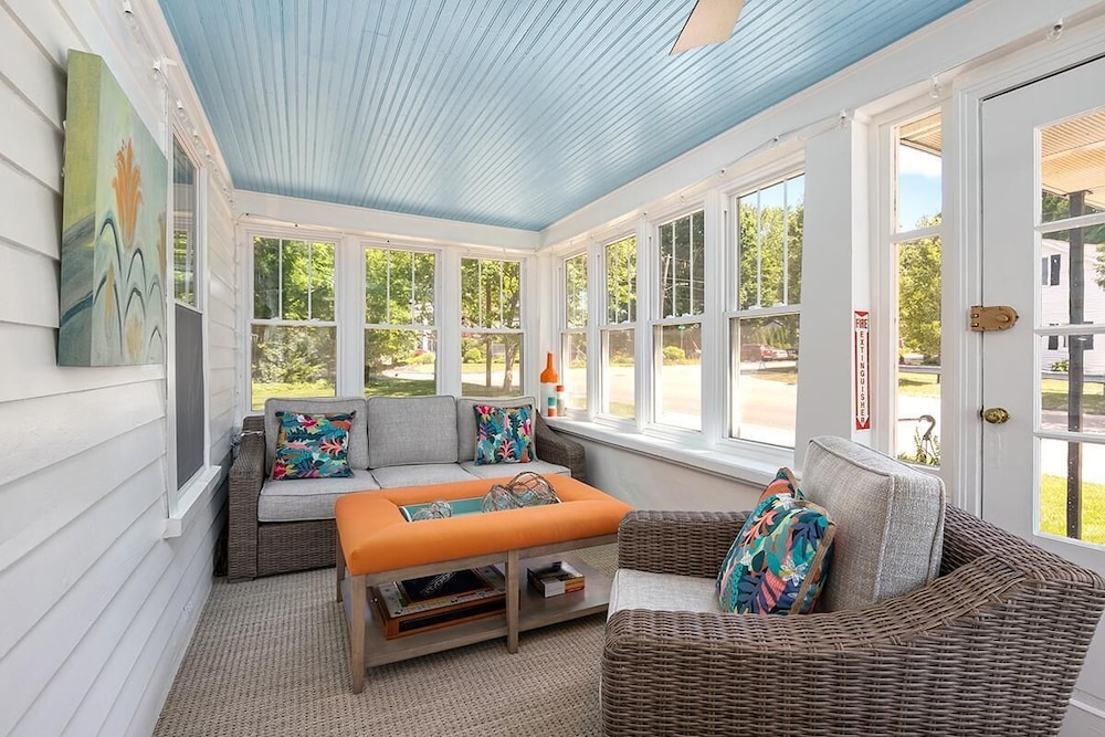 Saugatuck Harbor House