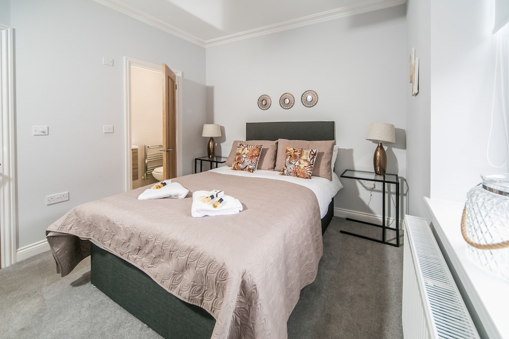 Flat 14 Helena House, 1-bed, Sleeps 3, Parking view 2