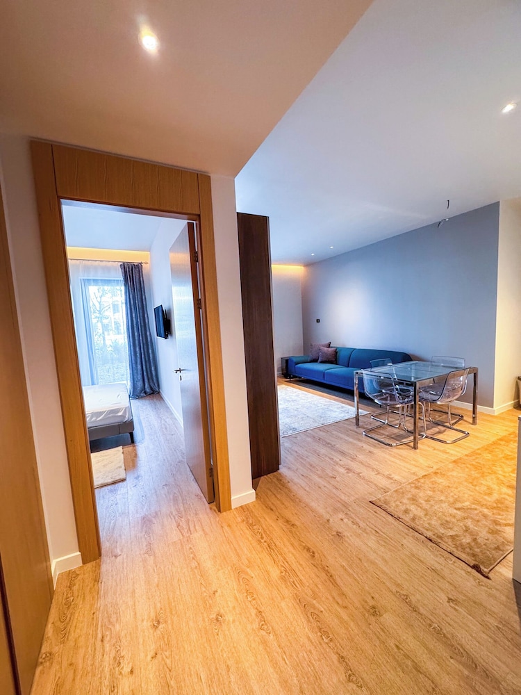 Qumi Porto Suites