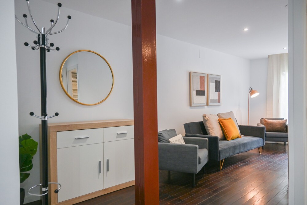 M Sen1692 Amplio Apartamento con Balc n en Calle