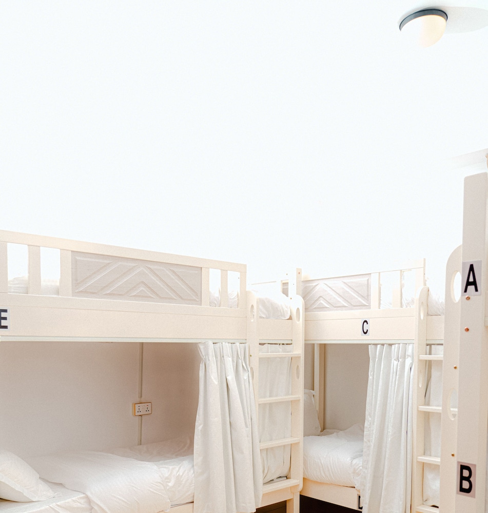 Sundrift Dubai Hostel