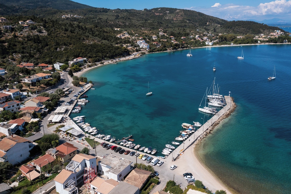 IONIAN PEARL BY FRAXI BEACH COMPLEX