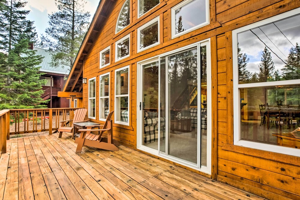 Lake Tahoe Vacations - Tahoe Donner Cabin: Deck, Trail Access, EV Charger - Property Image 4