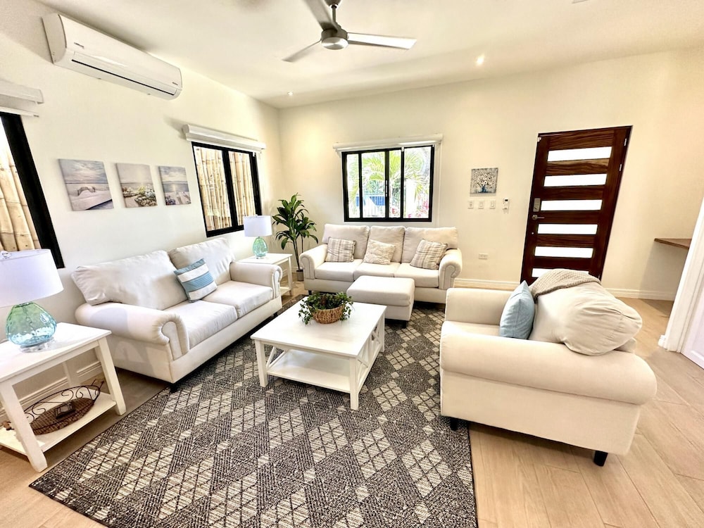 Playa Potrero 4 BR Home Pool Centrally Located - Casa Oasis Surfside