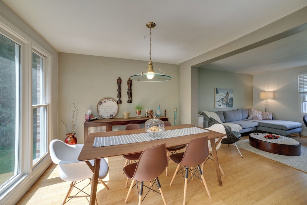 Charming Vacation Rental: 15 Mi to Pittsburgh - Property Image 4