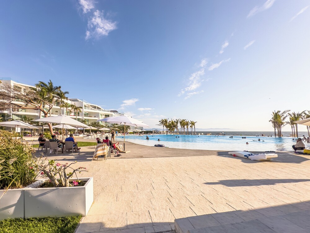 ARIA Residence Beachfront luxury