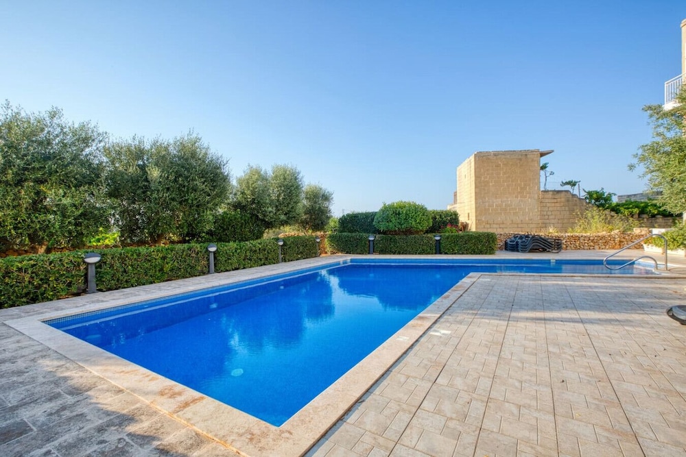 The Dreamy Terrace Pool BBQ in Xag ra Gozo
