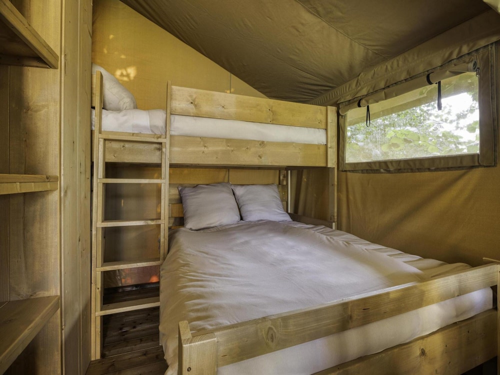 Comet Glamping Tent, Ardennes photo 5