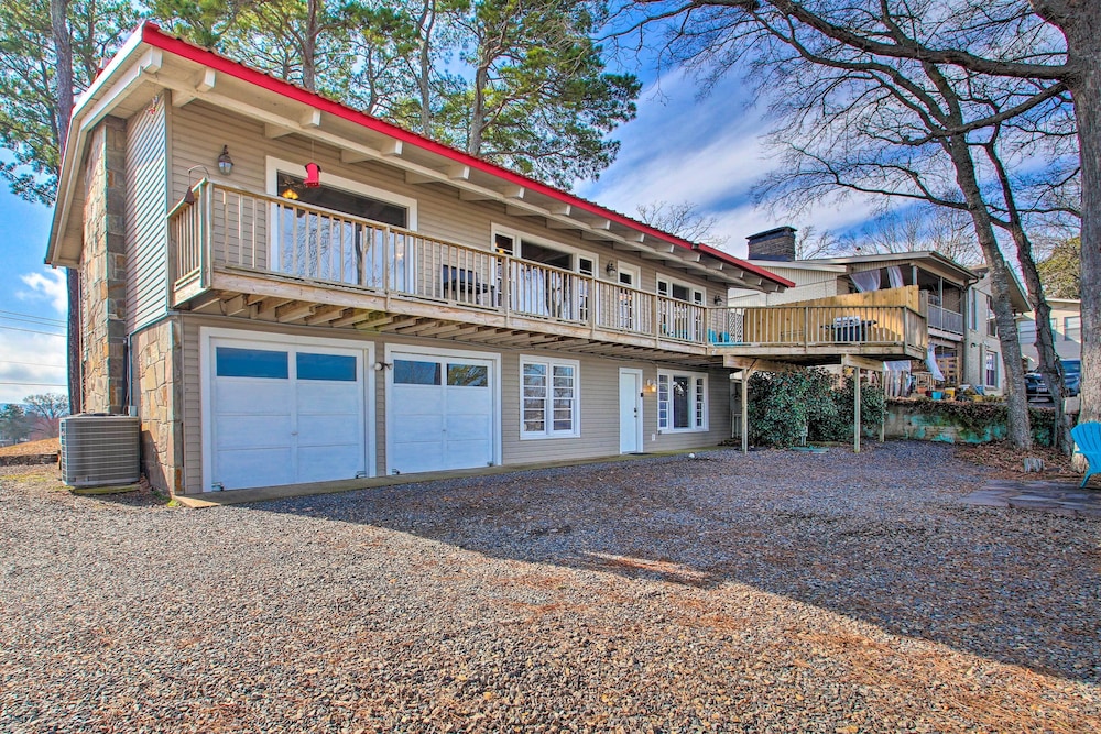 Lakefront Hot Springs Vacation Rental w/ Dock view 4