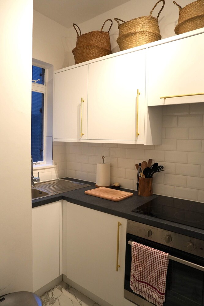 Large 1 Bedroom Apartment - Chelsea