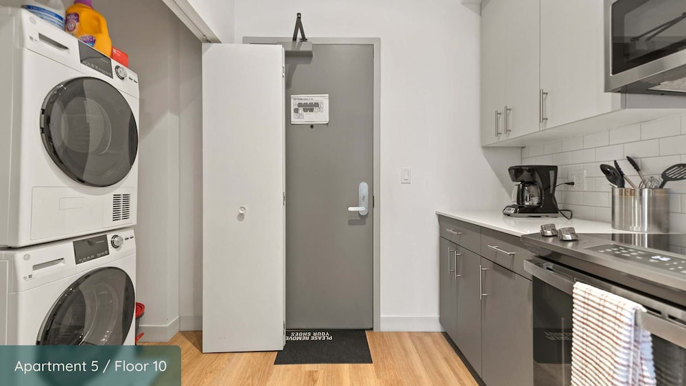 The Spark -your Entire Crew Fits Here 20br 5 Units