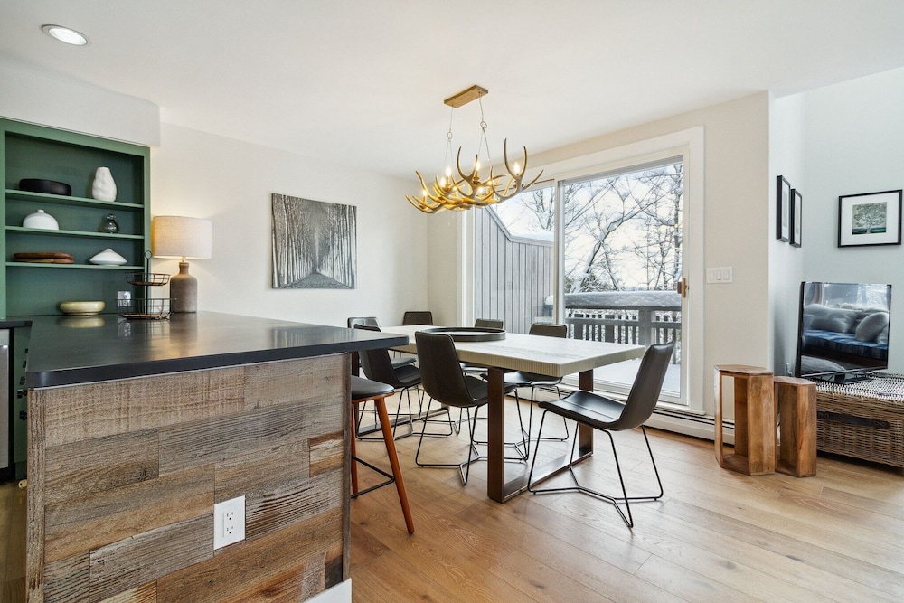 Slopeside In Okemo - Beautifully Renovated Spacious Family Townhouse 3 Bedroom Townhouse by RedAwning view 4
