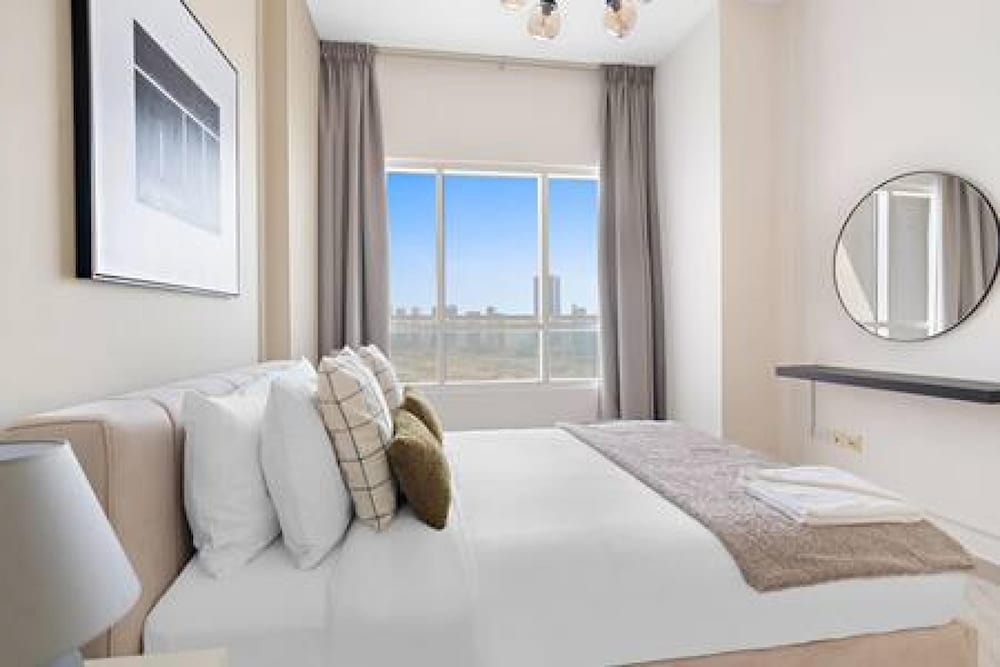 Silkhaus Modern Pad With Pool Gym Near Reem Park
