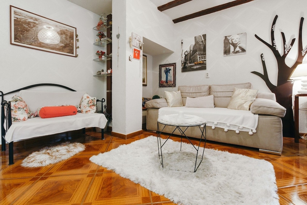 Apartments Bingo / One Bedroom photo 4