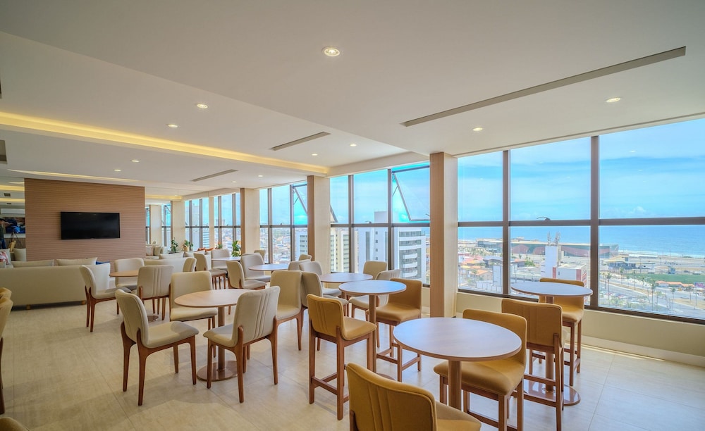 SMT - Building 750m From the Beach in Salvador