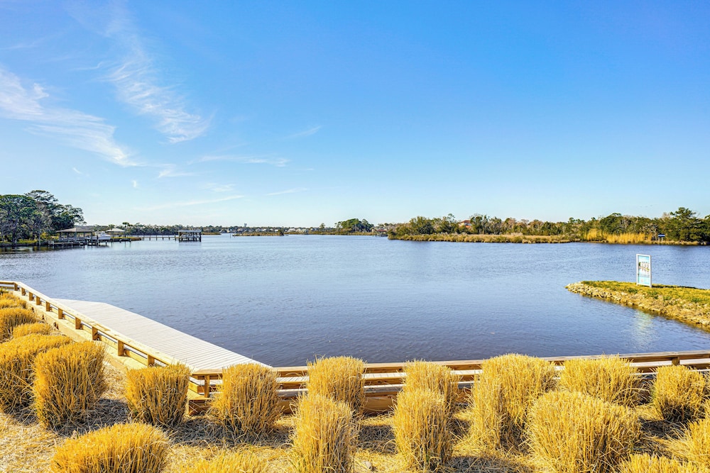 3 Mi to Gulfport Beaches: Waterfront 'casa Pesce'
