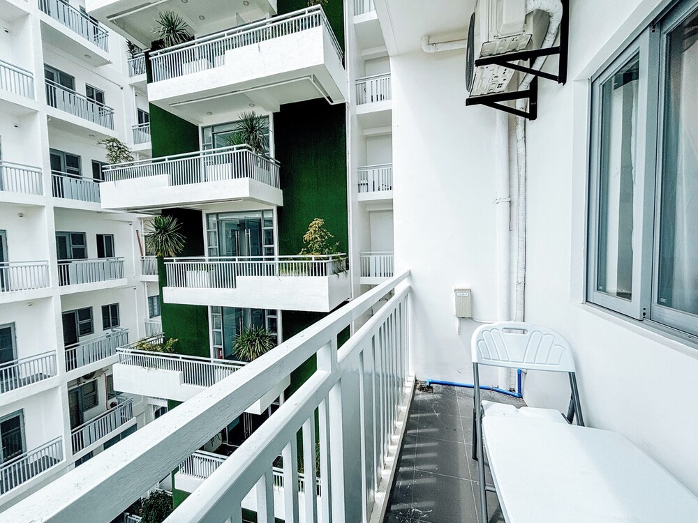 A Minimalist Urban Retreat