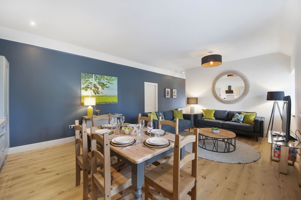 The Woodside Apartments