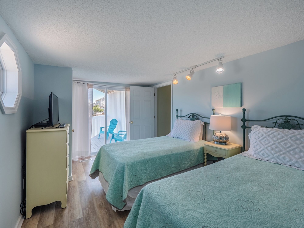 The Channel Marker by Topsail Realty