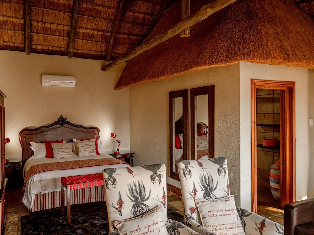 Mmakuba Private Game Lodge