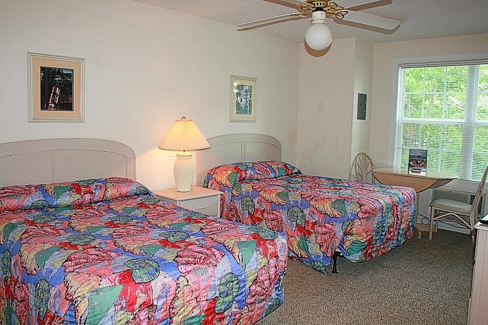 Myrtle Beach Vacations - 1404 2 Bedroom Villa by RedAwning - Property Image 4
