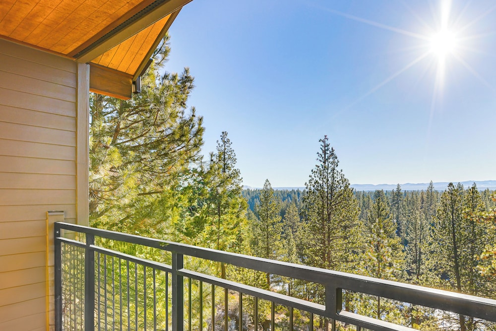 Hike, Ski & Golf: Bend Condo at Seventh Mtn Resort