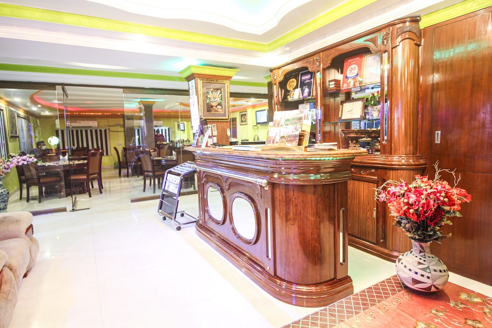 Lobby & Reception