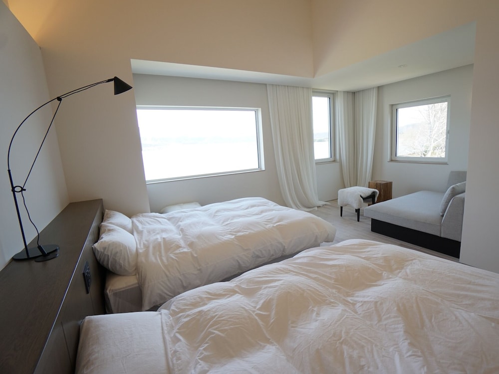 Sansui Lakeside Villa