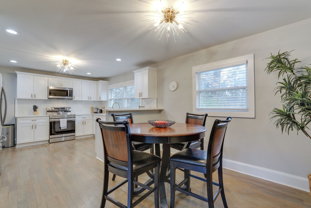 Pet-friendly Decatur Home ~ 8 Mi to Downtown Atl! view 3