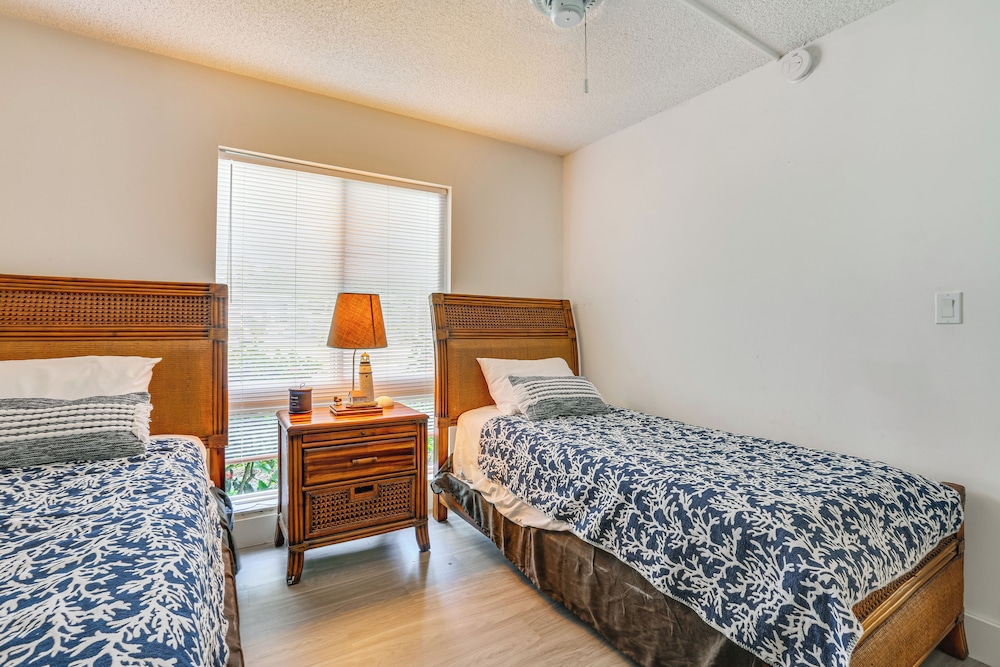 Golf Retreat w/ Pool Access: 3 Mi to Dtwn Naples