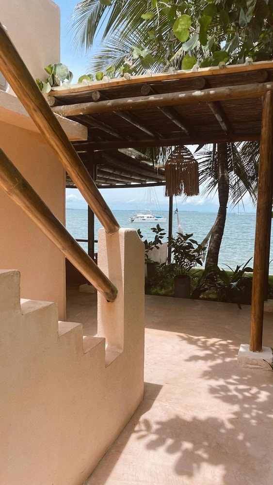 w Stunning 6BR Beachfront Villa in Rosario