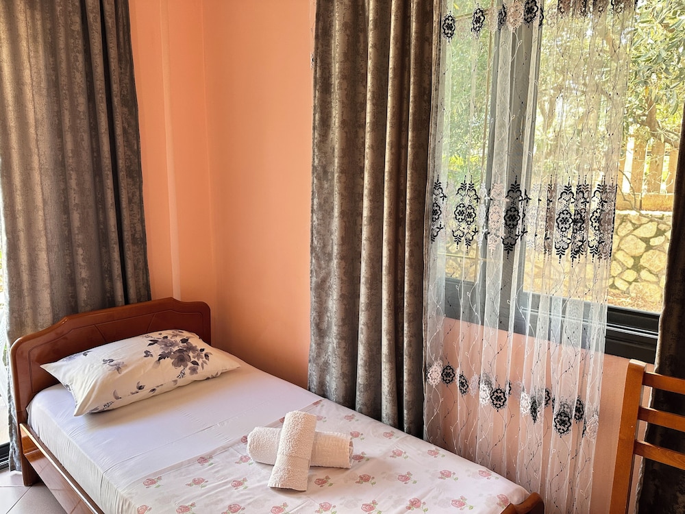 Apartments Meleqi