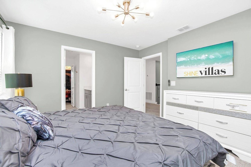 Serenity Lakeview Retreat Stunning Water Views, No Rear Neighbors, Private Pool, Game Room & Star Wars Cinema